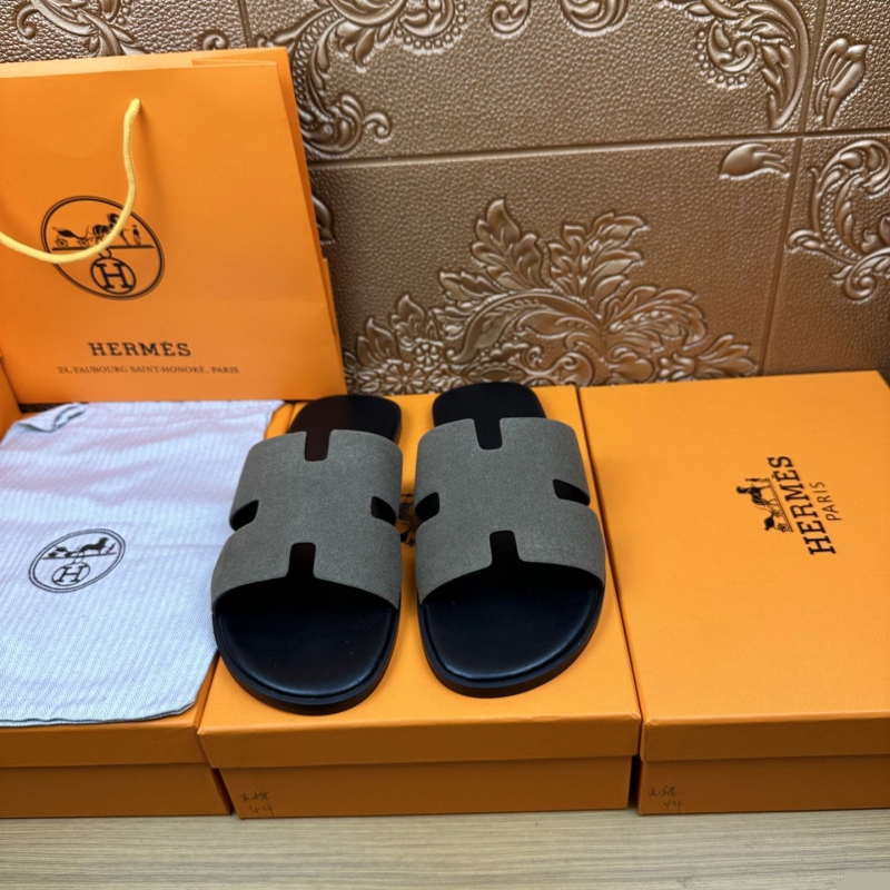 H**mes slippers